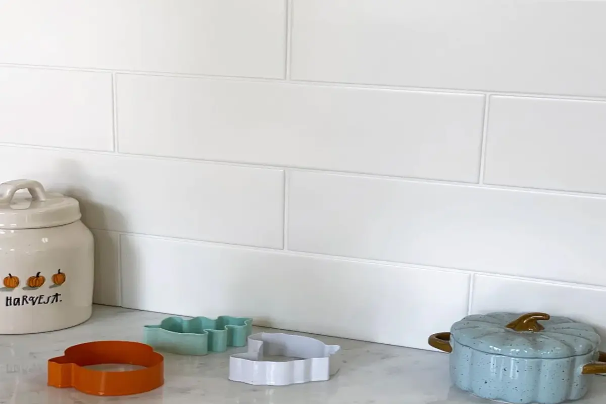 633981976_Matt Finish Subway Tiles 4.webp